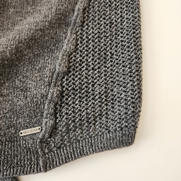 Hollister Grey Knit Sweater Size Small - Picture 5 of 11